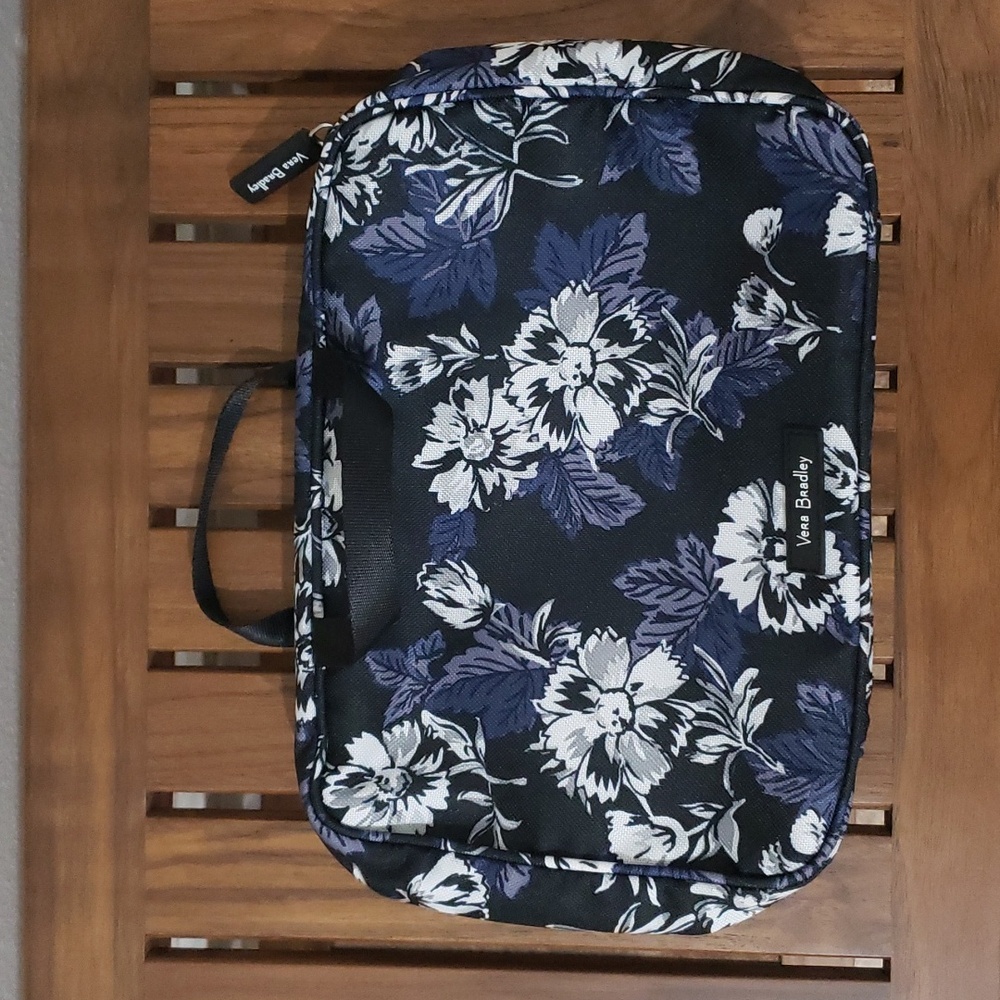 NWT Vera Bradley Floral Print Lighten Up Zip-Around Cosmetic Bag